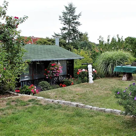 Beautiful In With Garden Apartment *